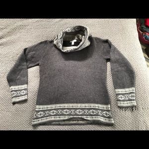 Cozy grey Scandinavian style sweater in EUC